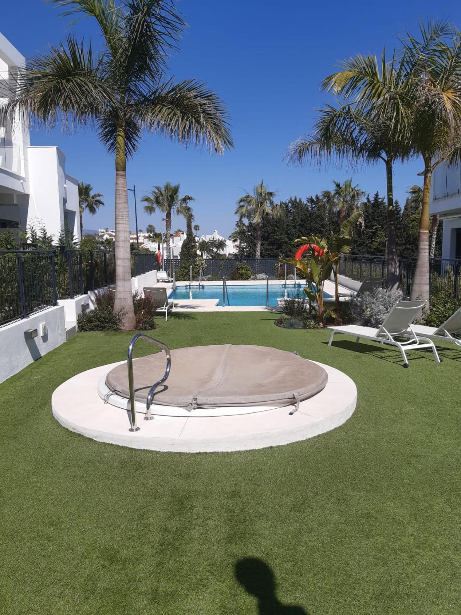 Los Miradores Del Sol By Mar Holidays Estepona Eksteriør billede